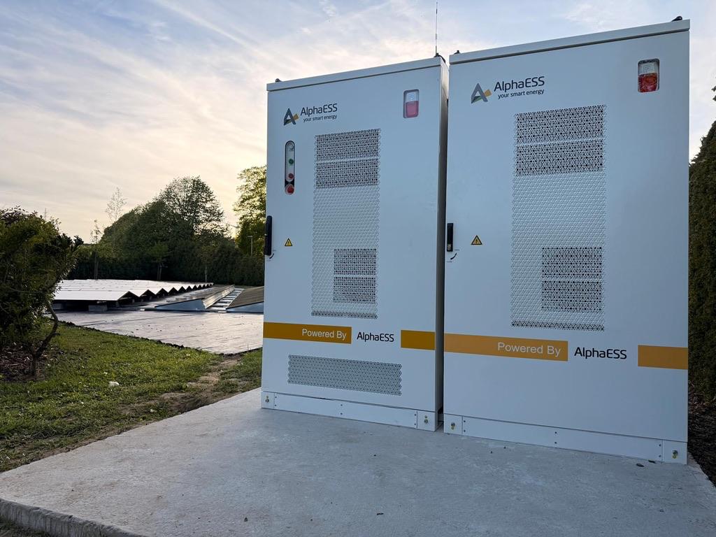 Deux cabinets Alpha ESS Storion-H50 sur un chantier TEP